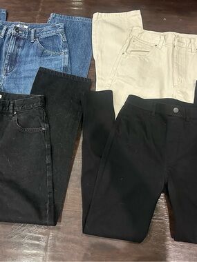 Bundle lot of 4 Uniqlo Womens jeans size 26